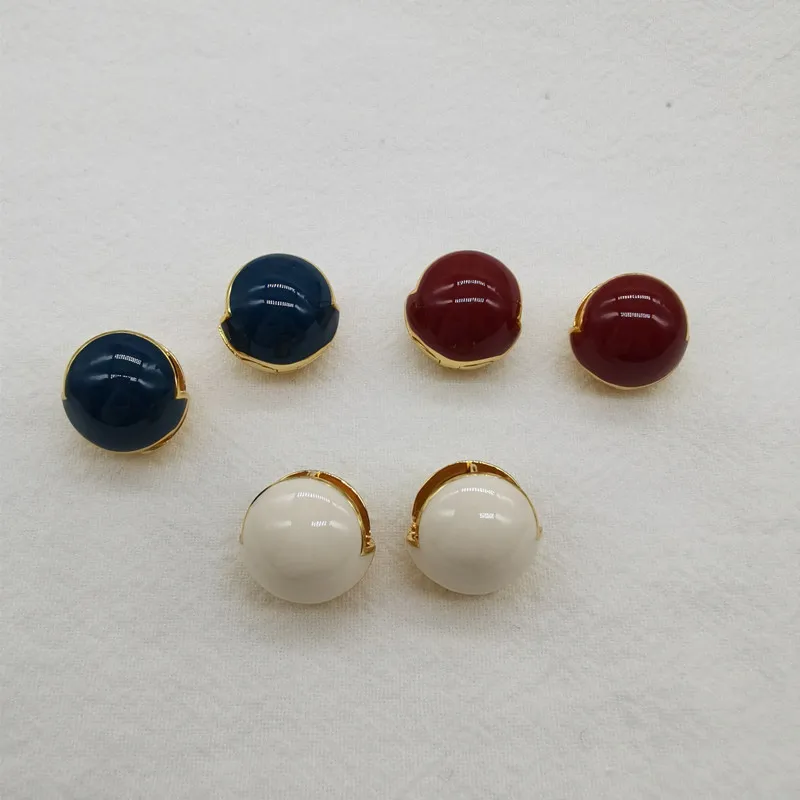 

European and American French retro golden enamel ball earrings female new trendy temperament net red earrings cold wind jewelry