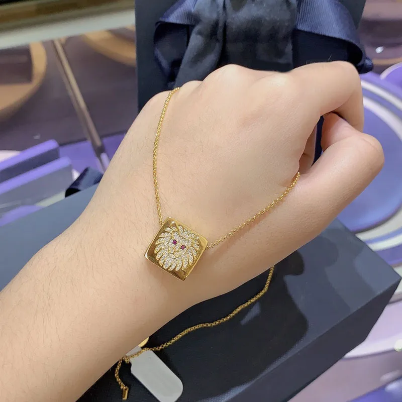 

Brand 1:1Fashion Yellow Gold Color Necklace Lion Pendant Adjustable Necklace Micro Cubic Zirconia Red Eyes Women Brand Jewelry