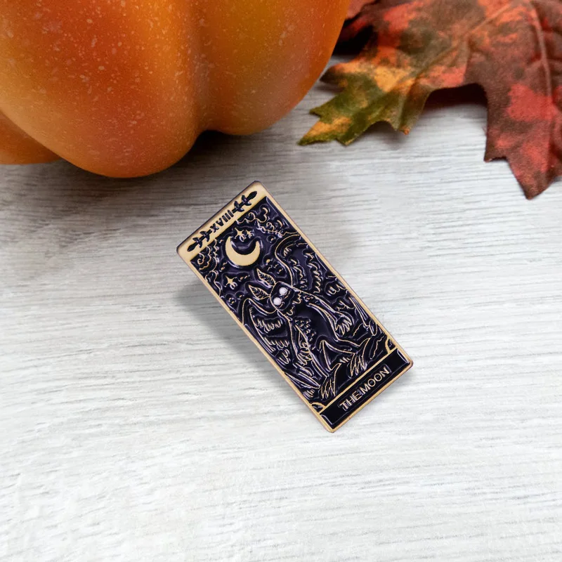 Аксессуары для шифрования серий Moth The Moon Tarot Card Badge | Украшения и аксессуары
