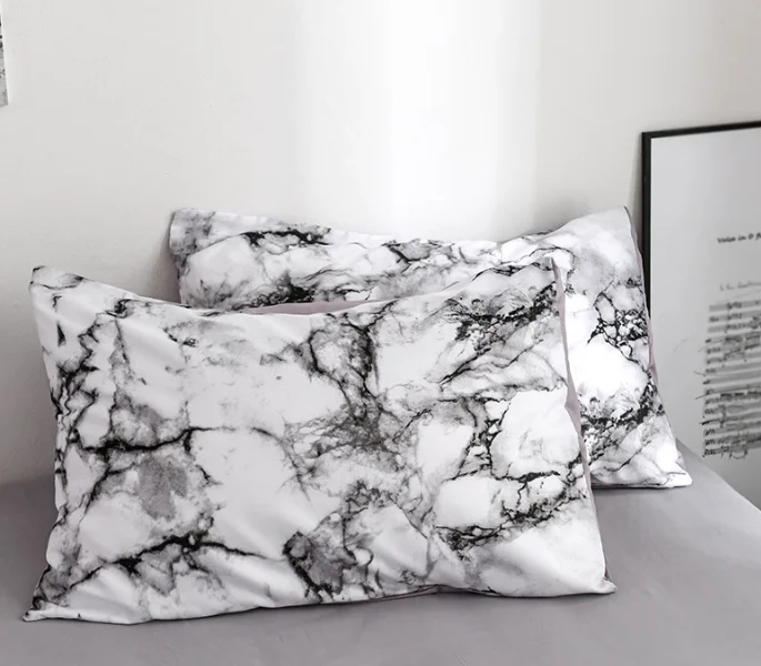 Однотонный окрашенный комплект пододеяльников и наволочки или простыня