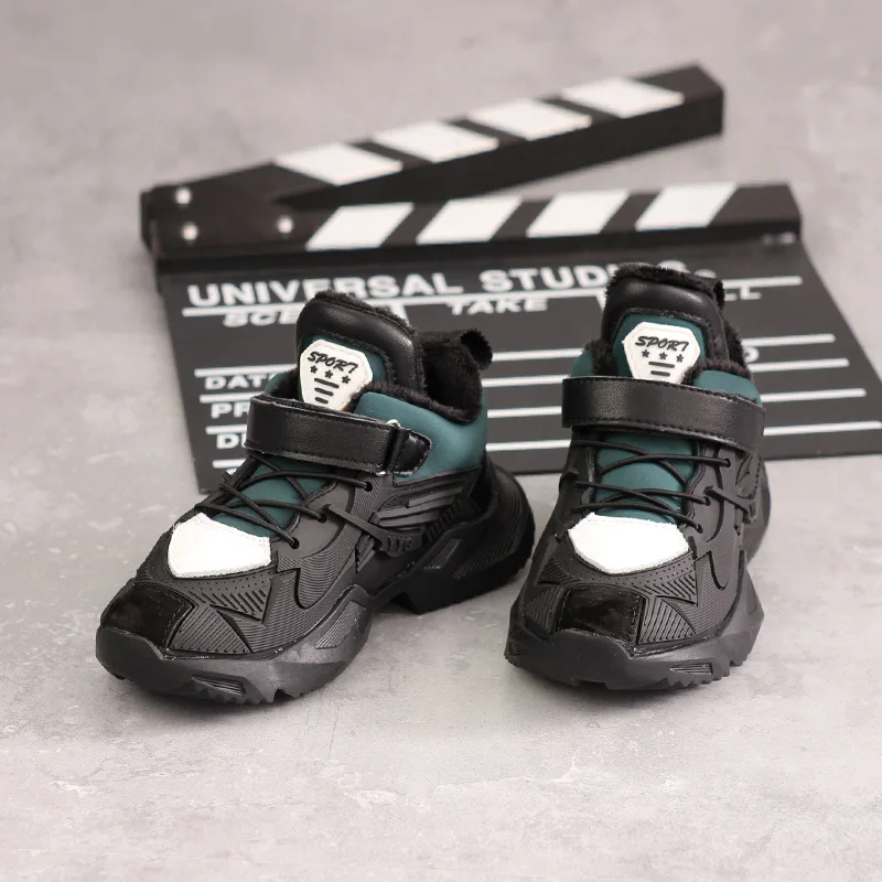 Детские короткие меховые кроссовки черная кожаная обувь для маленьких мальчиков