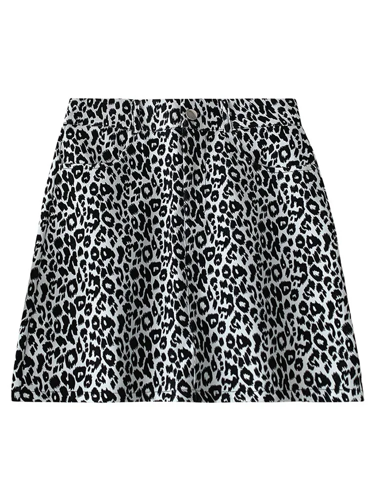 

High waist skirt fashion summer 2021 new women's wear student's versatile anti light leopard print short skirt