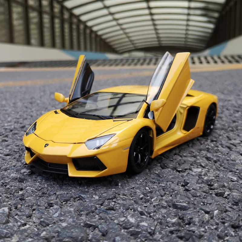 LP700-4 welly 1:24 Lamborghini LP700 car alloy car model simulation car decoration collection gift toy Die casting model boy toy - Color: LP700-4