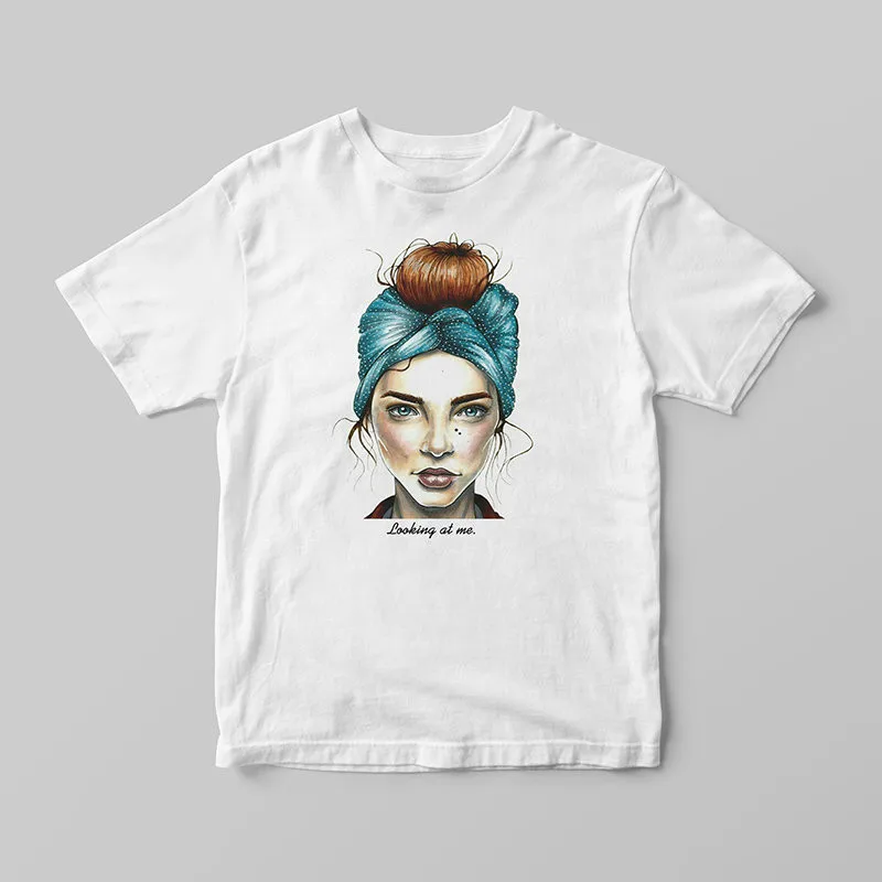 Женская футболка с круглым вырезом короткими рукавами и принтом в европейском