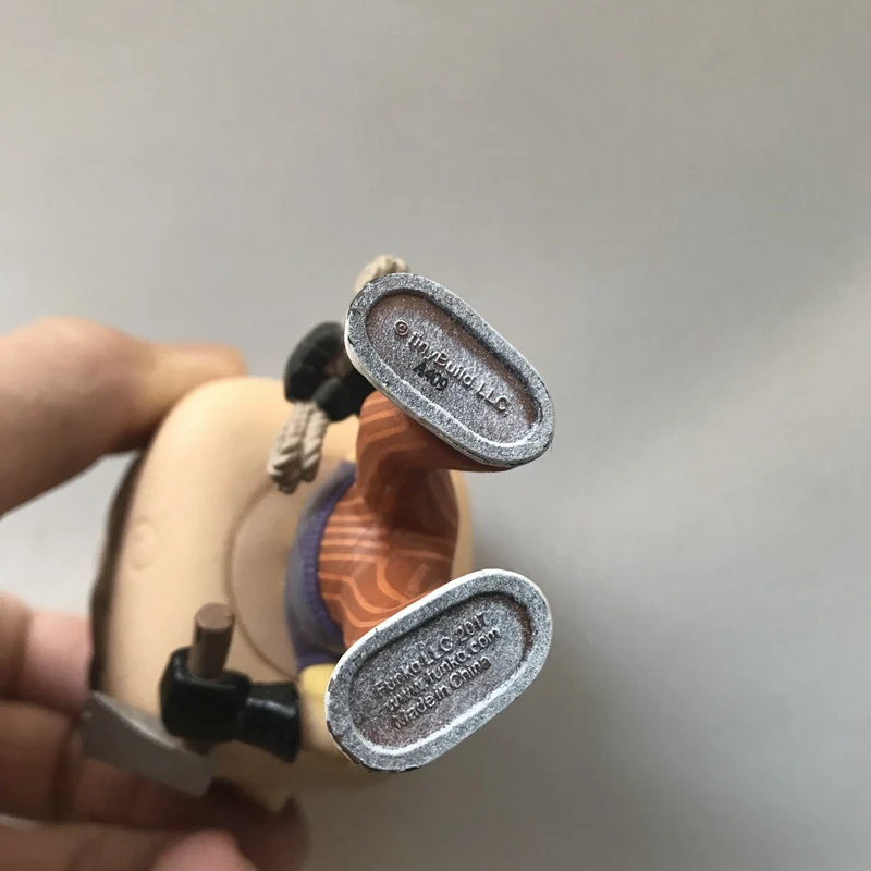 

Official Secondhand The Neighbor (with Axe and Rope) Vinyl Action Figure Collectible Model Loose Toy No Box