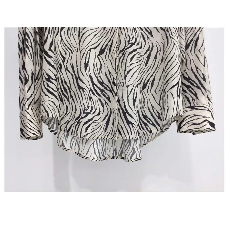 

Women's Silk Blouse Zebra Stripes Print O-neck Fashion Long Sleeve Shirt 2020 New Single-breasted Femme Blouses Top