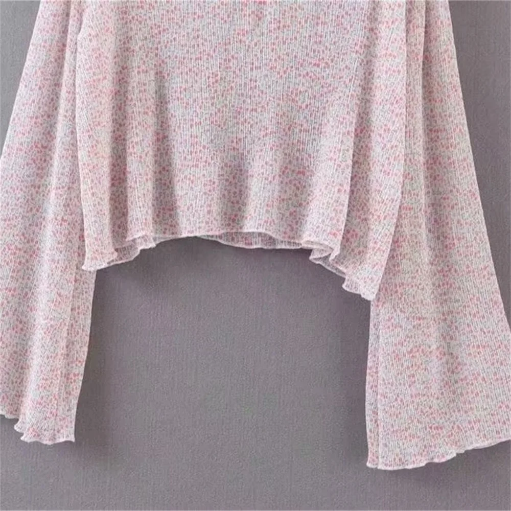 

2020 Spring Women's New Retro Ruffle Collar Trumpet Long Sleeve Floral Pleated Chiffon Pullover Top