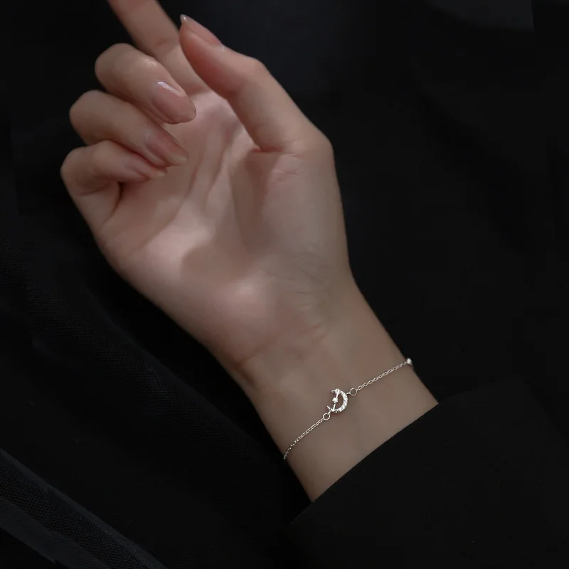 

Женский серебряный браслет-цепочка с фианитами 4A +, со стрелками, Луной и звездами