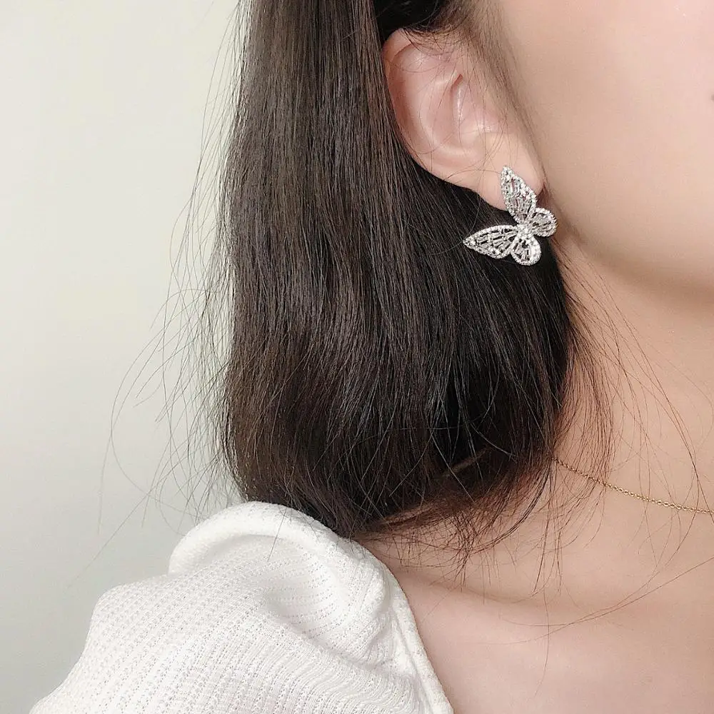 

Korea New Design Hot Sale Fashion Jewelry Shiny Luxury Elegant Copper Inlaid Zircon Earrings Butterfly Earrings for Women Gifts