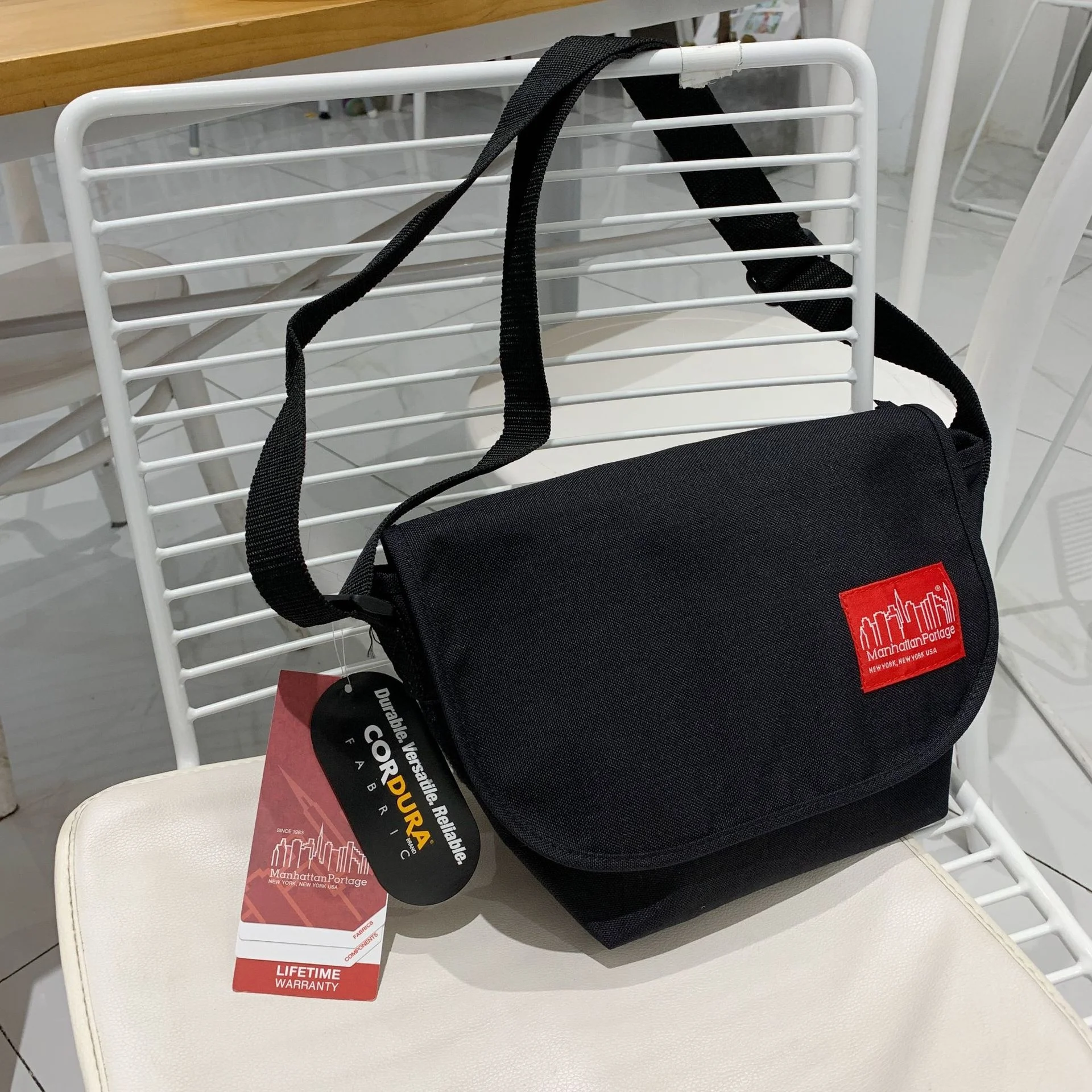 

Bag men's messenger bag sports backpack Single Shoulder Bag Canvas postman bag women's satchel men's fashion brand
