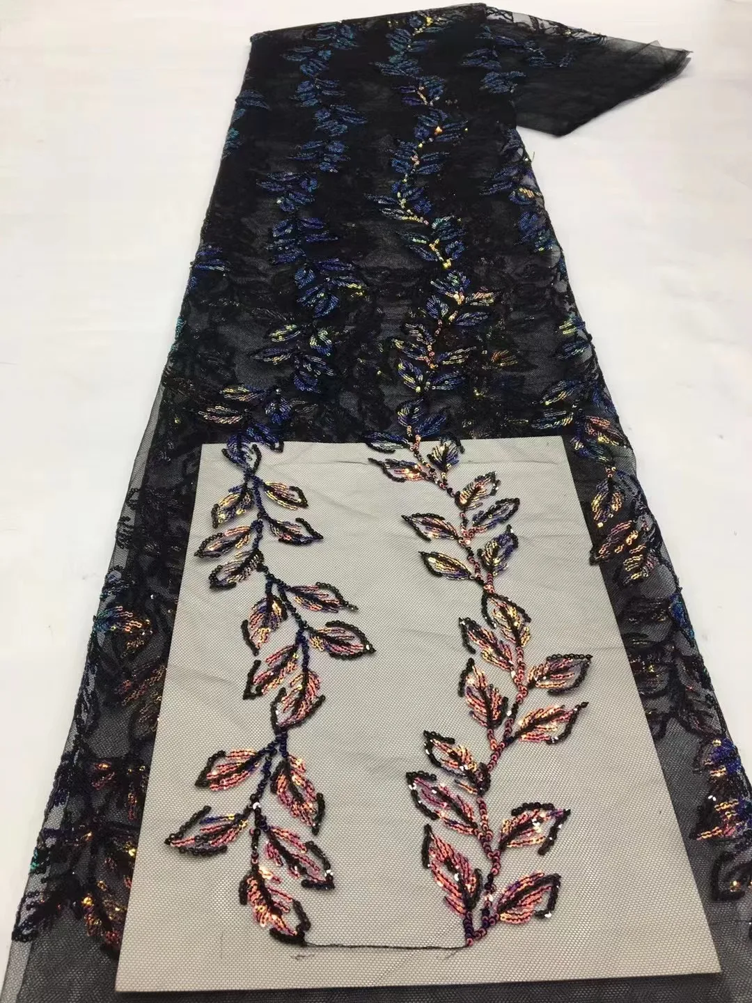

Exquisite 2+3mm polyester silk thread, beautiful leaf sequins, new embroidery, comfortable fabric, suitable for fashionable ladi