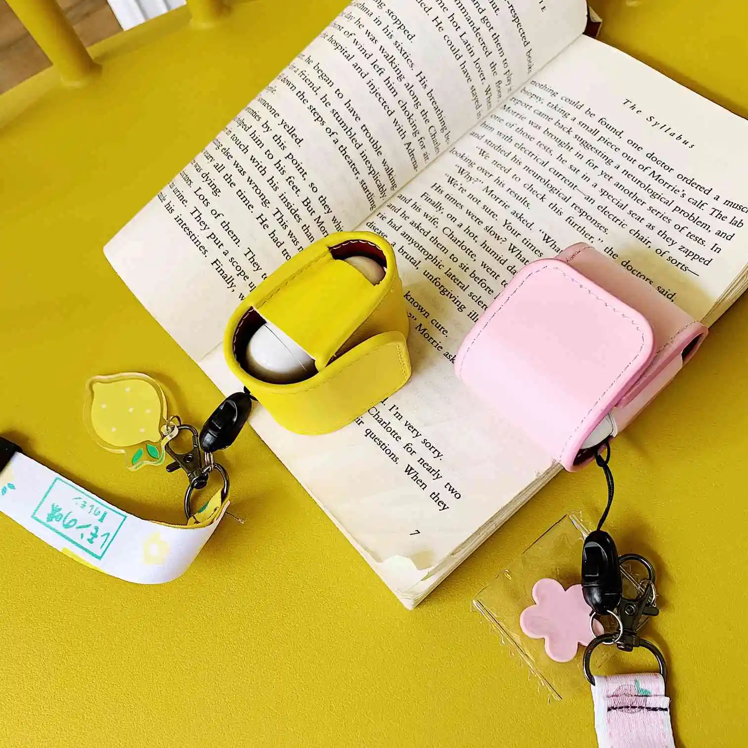 Чехол для Airpods, роскошный кожаный чехол с вишней/брелок с фигурками из мультфильмов, ремешок, аксессуары, чехол для Air pods, 2 брелка, чехол для наушников