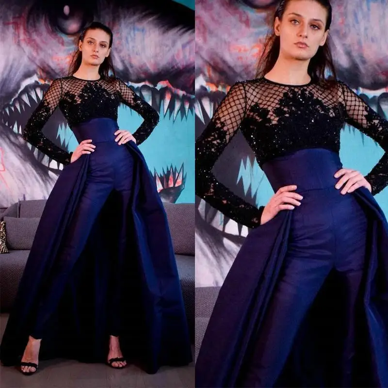 Женский вечерний комбинезон со съемным шлейфом черный кружевной с длинным