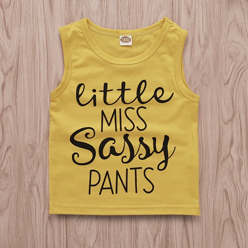Эксклюзивная детская одежда шорты Little Miss Sassy с буквенным принтом желтый жилет