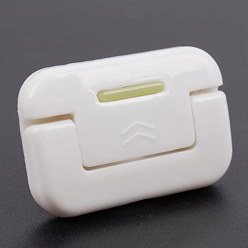 

Socket Plug Cover Socket Protection Cover, Anti-Shock Socket Protection Cover, Keyless Electrical Protector Helmet, White, 30