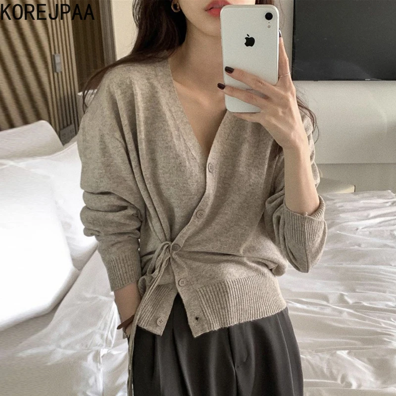 

Женский однотонный кардиган с V-образным вырезом и длинными рукавами