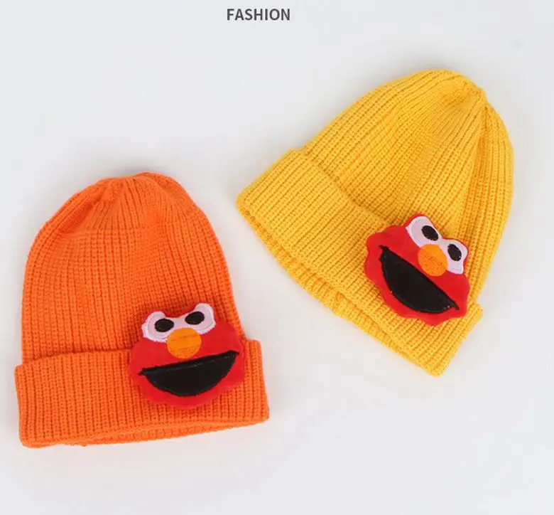 Плюшевая игрушка вязаная шапочка карамельного цвета осенне зимняя Шапка бини