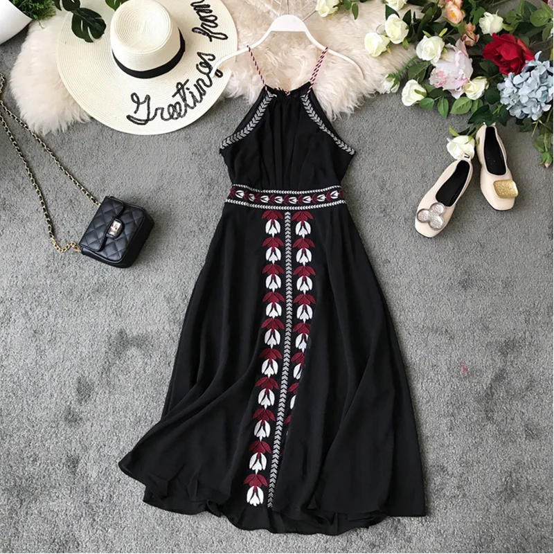 Женское платье с лямкой на шее этническое вечернее вышивкой модель yy284 в стиле