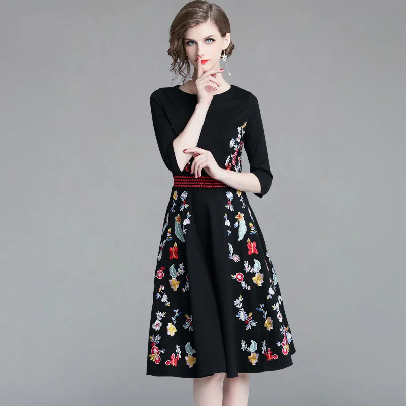 Новое Европейское осеннее повседневное черное платье с вышивкой элегантное
