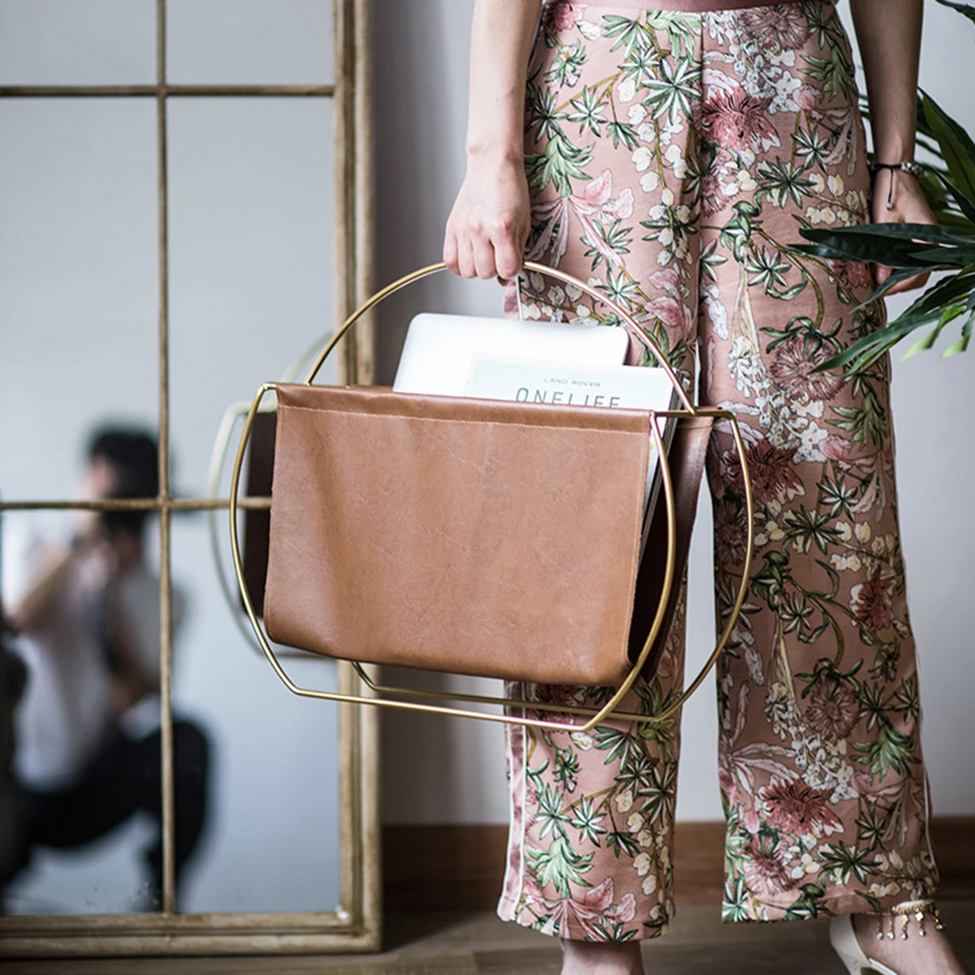 Круглая кожаная стойка для журналов Настольная папка держатель книг|Подставки