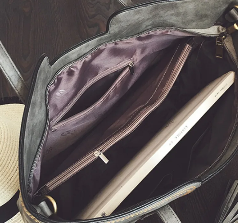 

2019 Spring New Retro-retro-tassel Single-shoulder Bag Large-capacity Women's Handbag