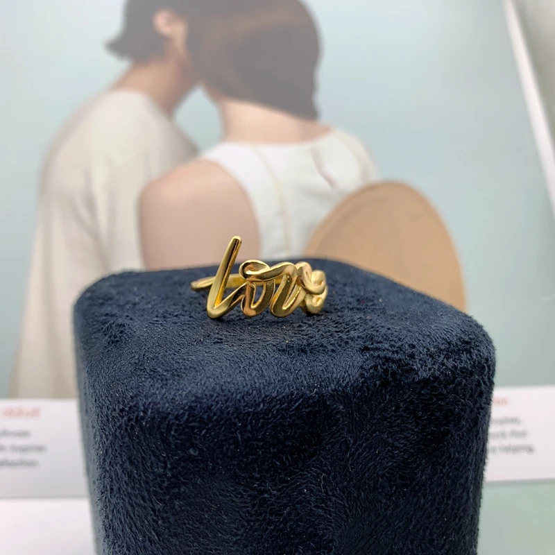 Женское кольцо из серебра 100% пробы с логотипом | Украшения и аксессуары