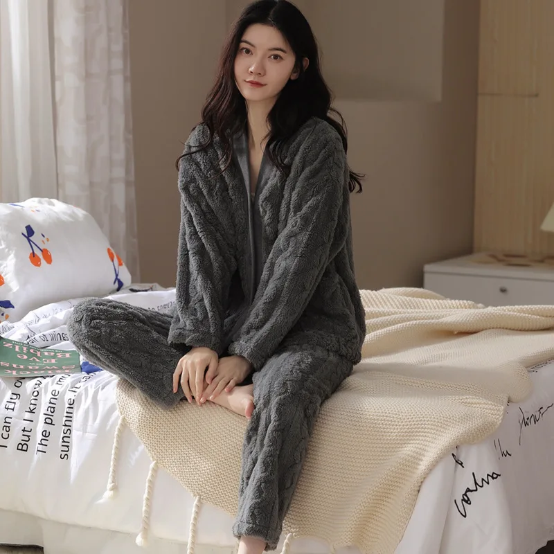 

2021 Winter Warm Soild White Pajama Set for Women Vintage Home Satin Flannel Sleepwear 100% Velvet Soft Silk Nightwear