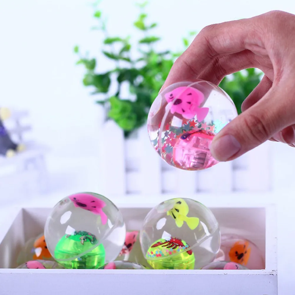 

Toys Luminous Crystal Ball Flashing Crystal Ball Glow Bouncing Ball Random Color Delivered with button battery (unpackaged)