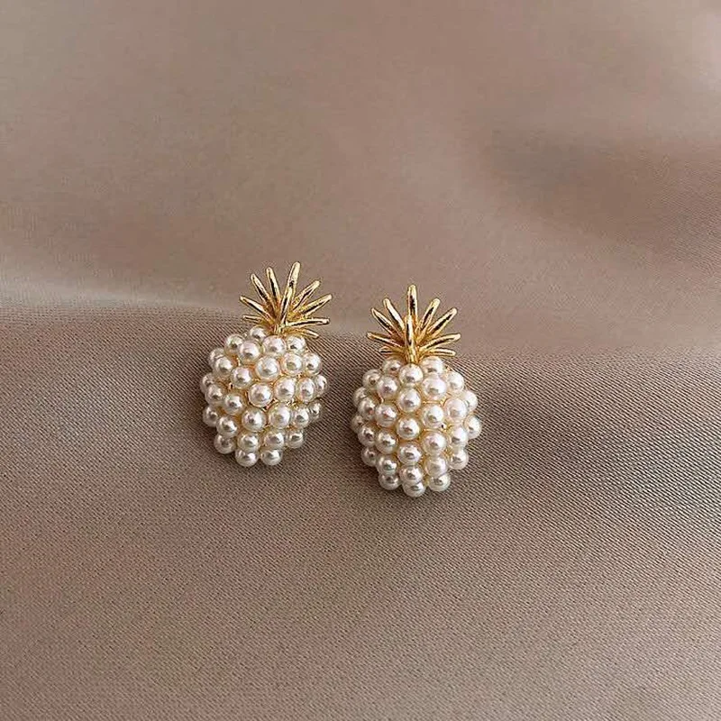 

New Arrival Geometric Pearl Women Classic Stud Earrings Pineapple Snowflake Pearl Earrings Female Fashion Earring Female Jewelry