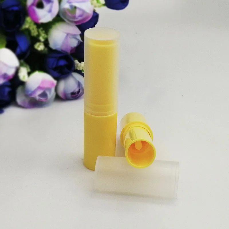 Цвет: желтый 50pcs plastic lip balm tube Slender cylindrical Lipstick tube rotating Directly filled with frosted lid White yellow red pink - Цвет: Цвет: желтый