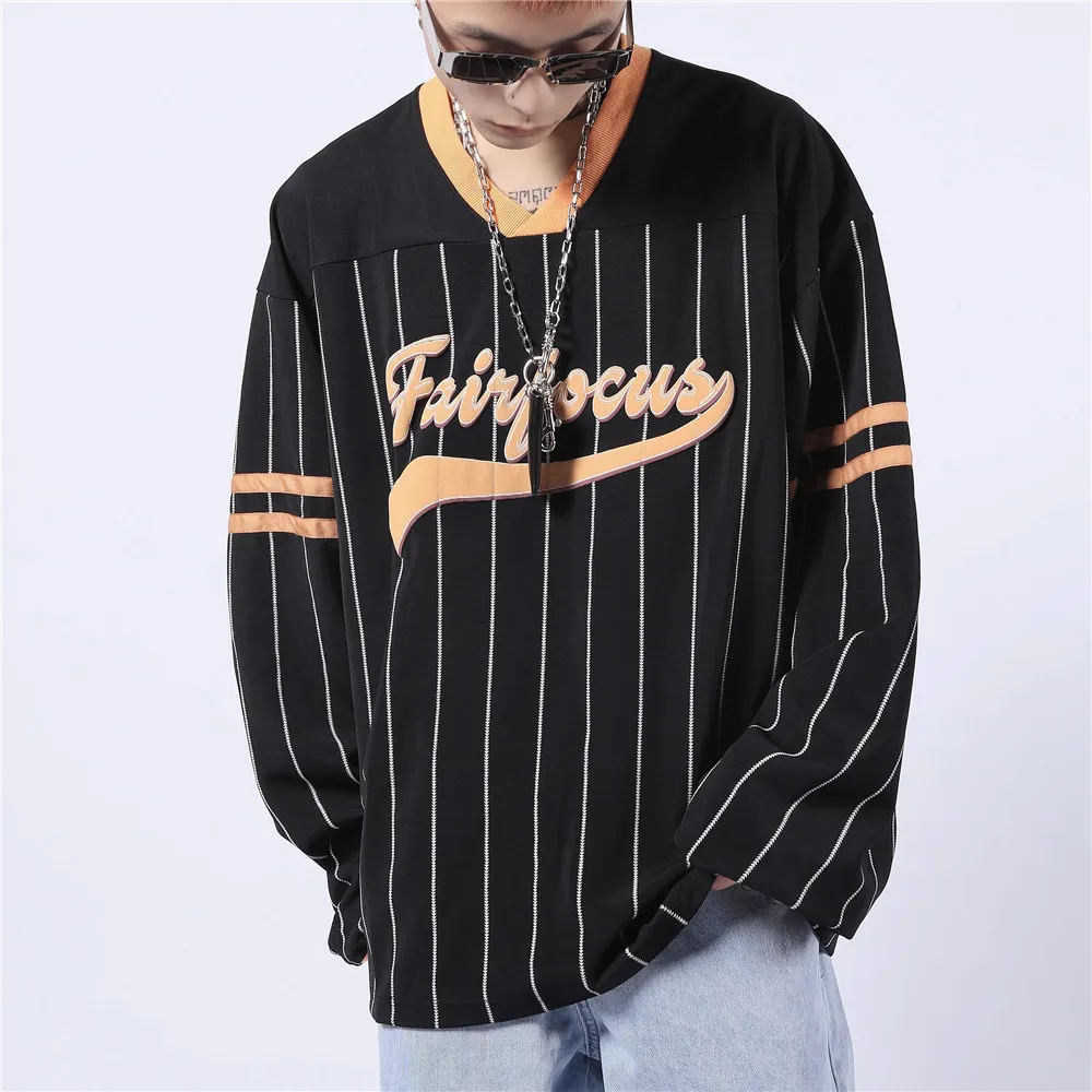 

Hoodies & Sweatshirts
