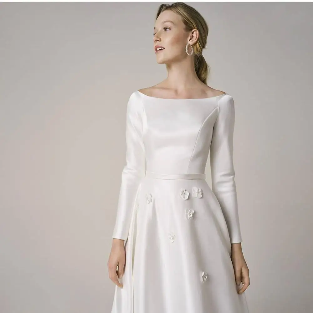 

Satin Wedding Dress Long Sleeve Simple 2021 Scoop Bridal Gowns Pleat Elegant Long Chapel Train White Custom Made For Brides