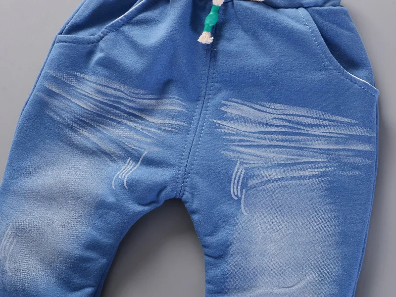 Костюм для мальчиков летний из футболки с коротким рукавом и штанов |