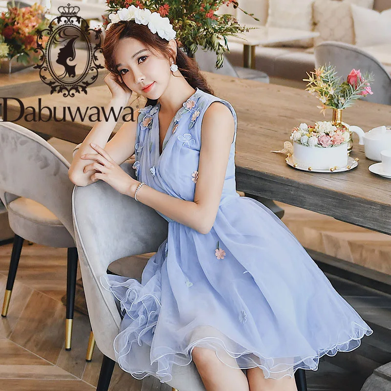 

Dabuwawa Sweet Appliques Sleeveless A-Line Dress Women Summer V-Neck Fit and Flare Mesh Hem Party Dress Female D18BDR126