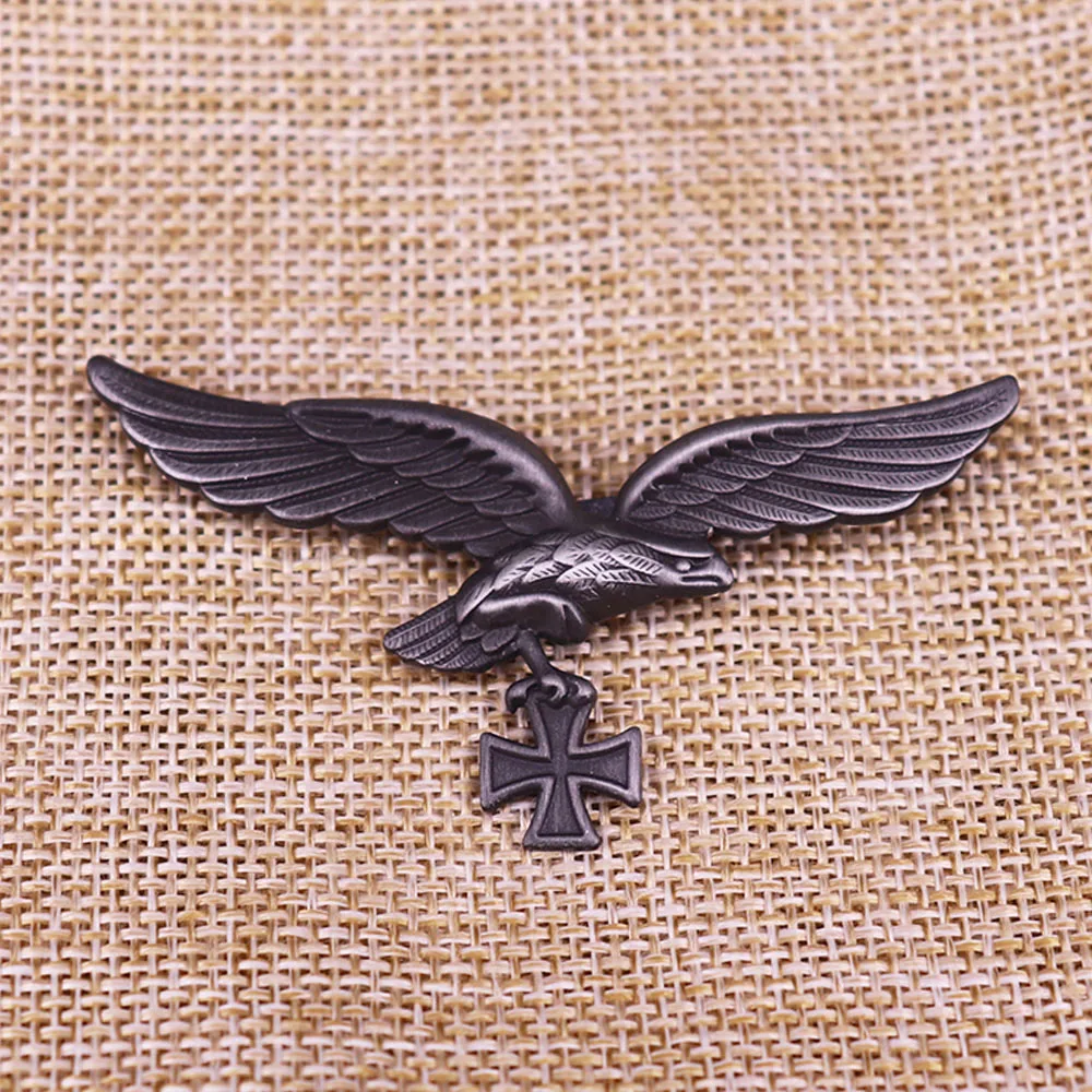 

WWII WW2 GERMAN LUFTWAFFE IRON CROSS EAGLE METAL BADGE PIN COCKADE