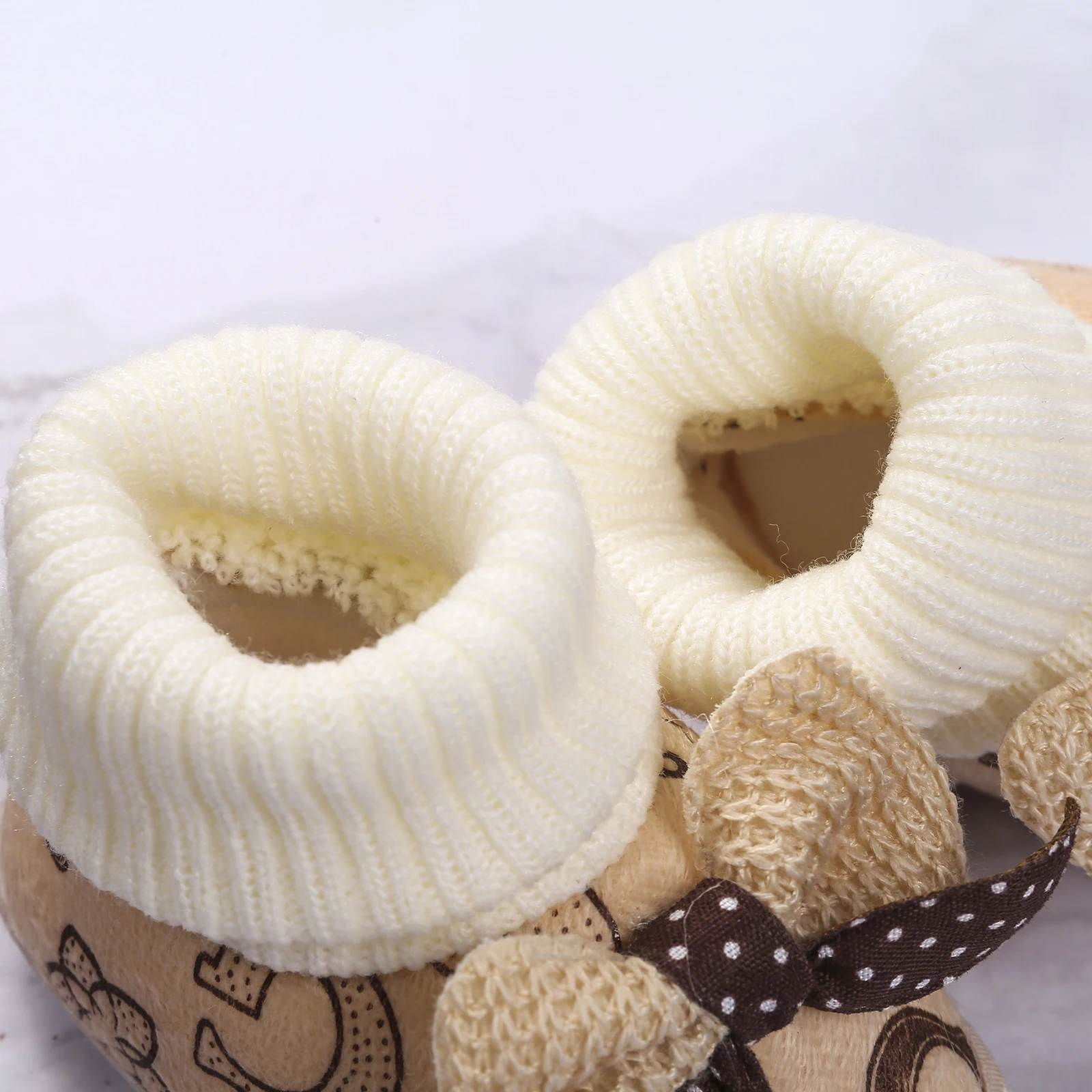 Детские Нескользящие ботинки плюшевая обувь для прогулок на шнуровке с бантом 3