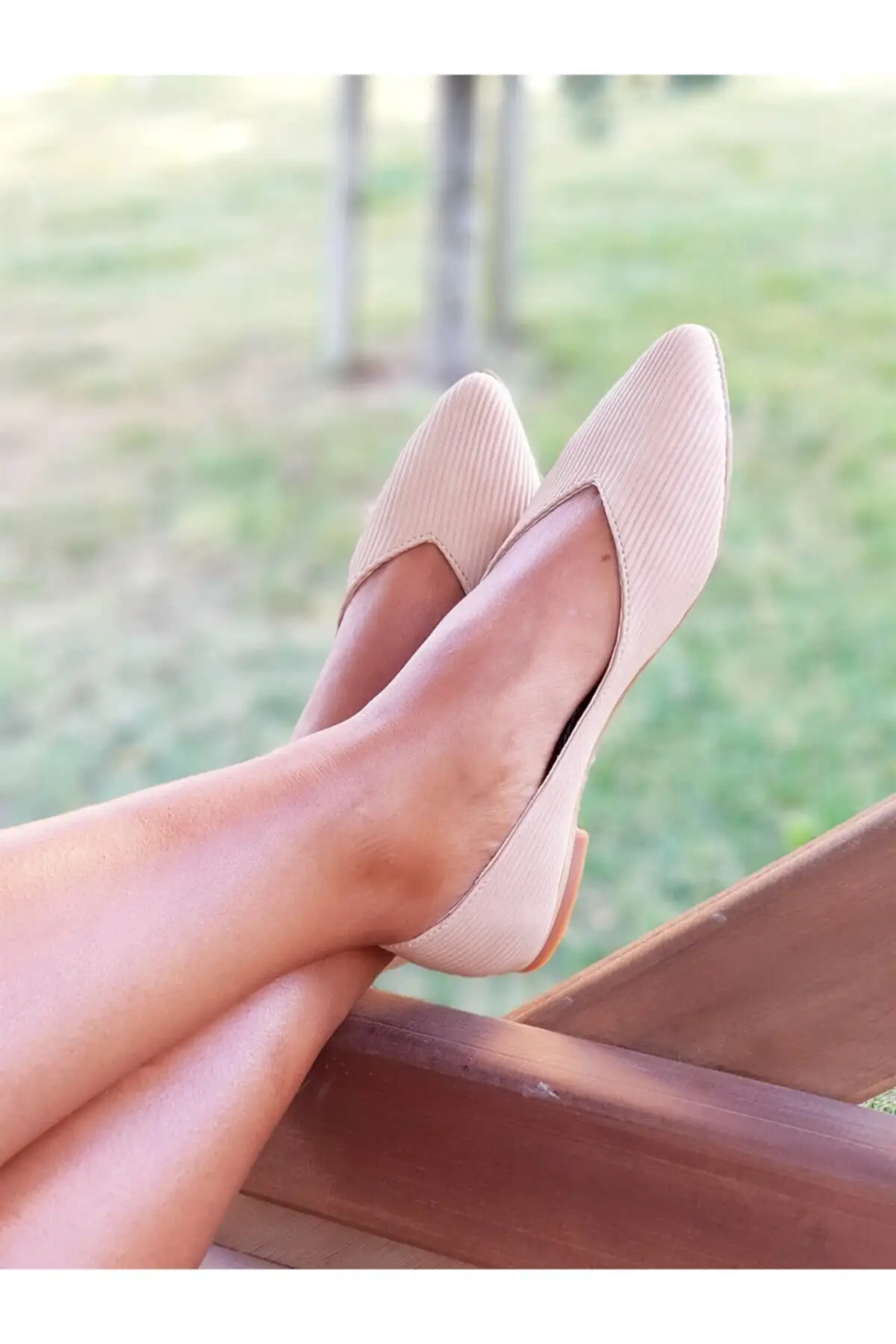 

SarEn Women Cream Velvet Pattern Skin Ballerina