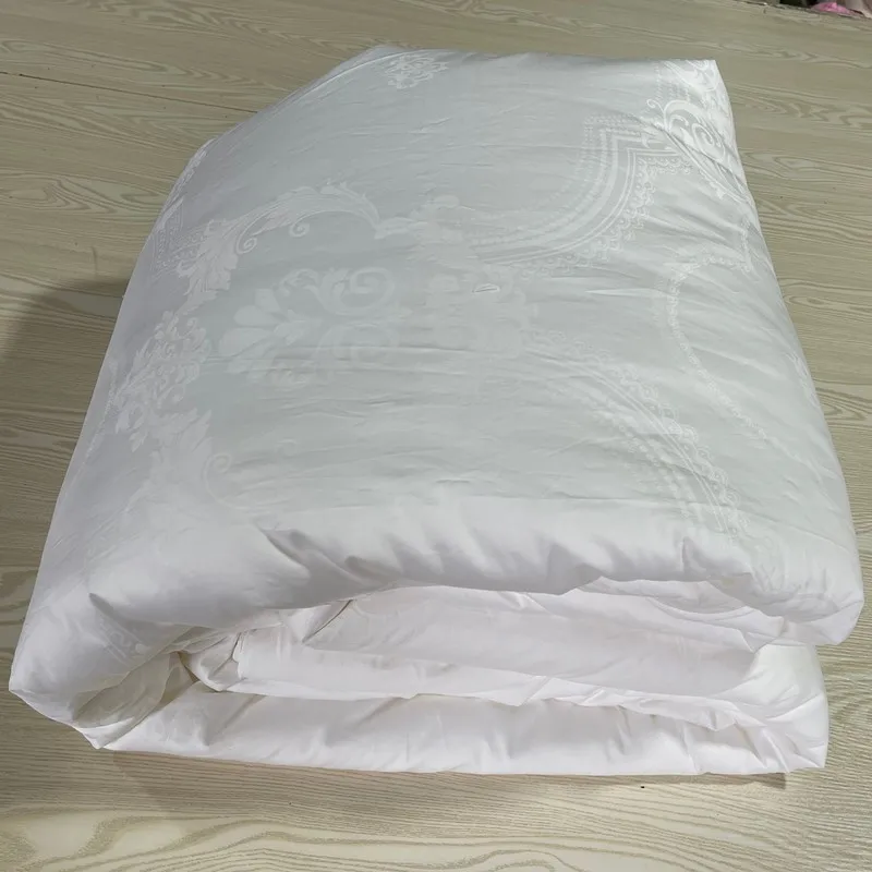 Всесезонное белое одеяло из шелка тутового шелкопряда с хлопковой оболочкой 100%