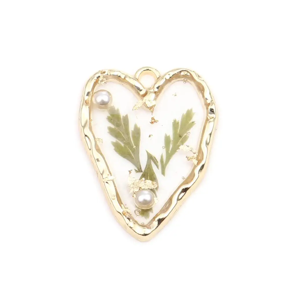 

Creative Handmade Resin Charms Jewelry Real Plant Heart Gold Color Green Leaf Imitation Pearl Necklace Pendants DIY Making Gifts