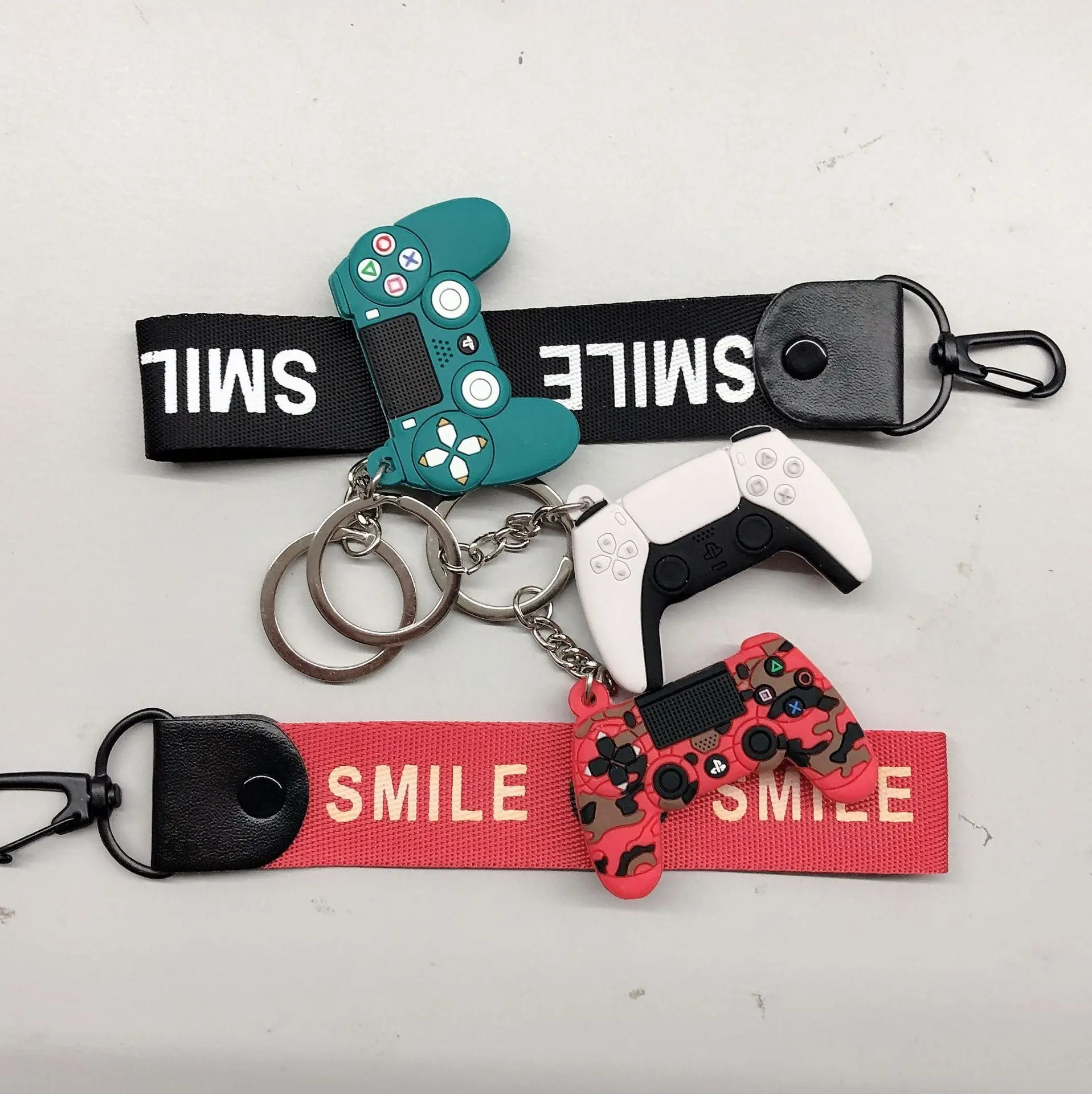 

New Game Controller Keyring PS4 PS5 Model Cute Gamepad Key Chain Men Boy Bag Pendant Fan Gifts PVC Keychain