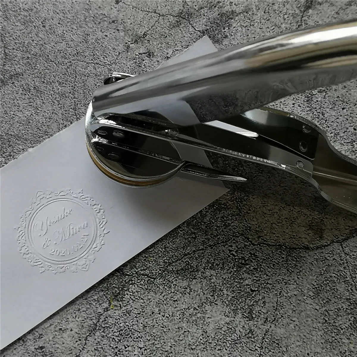 Создайте собственный штамп для тиснения/печать тиснения по индивидуальному