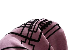 

Pink batik washed flocked human-shaped short-sleeved T-shirt with delicate touch and breathable texture