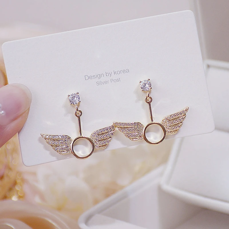 

Exquisite Micro Inlaid Rhinestone Wing Women Earring Bling High Quality Zirconia Fashion Design Stud Earrings Birthday Gift