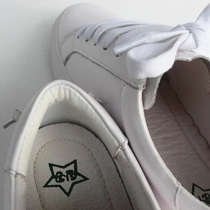 Careaymade-Genuine Leather Shoes,Academy Wind Thick Bottom, Round Head Flat Bottom Small White Top  Women's Shoes