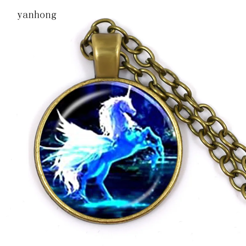 

Yanhong jewelry jewelry lady necklace, glass necklace, rainbow horse, Caiyun, glass dome necklace pendant, friends birthday gift