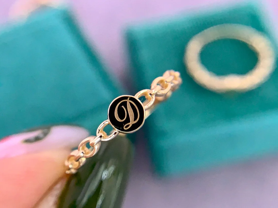 Ювелирные изделия из желтого золота 18 карат (AU750) дизайнерское кольцо с буквами