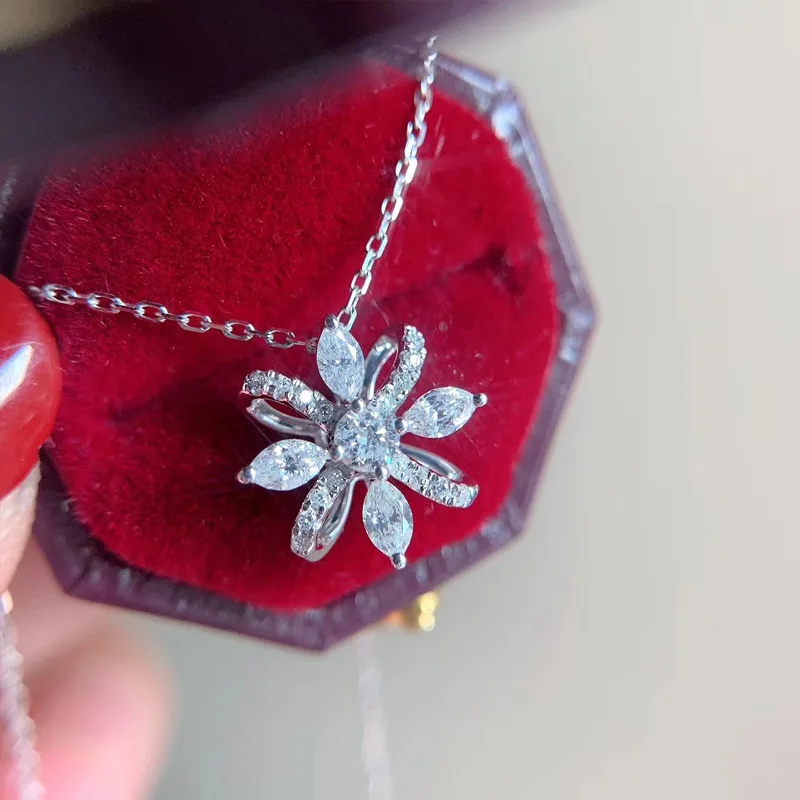 

Huitan Beautiful Flower Shaped Pendant Necklace for Party Statement Delicate Women Accessories Silver Color Necklace Jewelry New