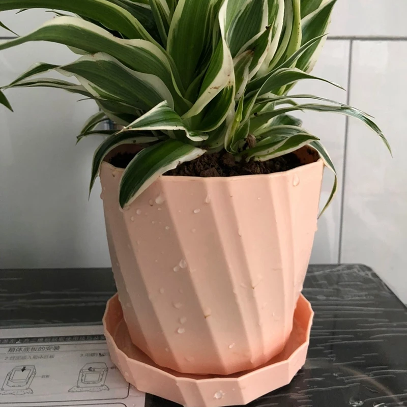 

5PCS 5.4 Inch Plastic Planters Flower Pots with Saucers & 1x Cast Iron Wall Bell Rustic Style Manually Shaking