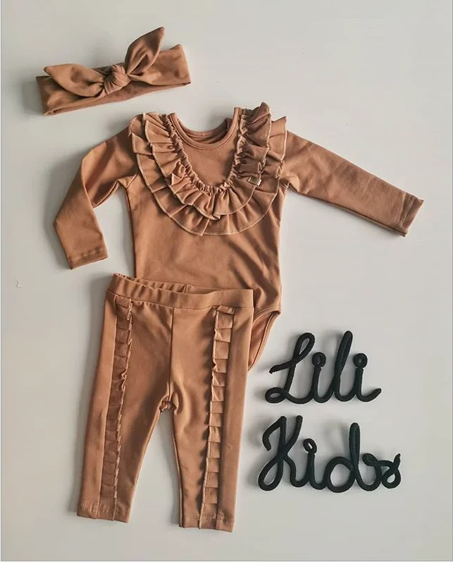 

2020 осенний комплект одежды для маленьких мальчиков и девочек, боди с длинными рукавами и оборками, штаны, головной убор, комплект для малыше...