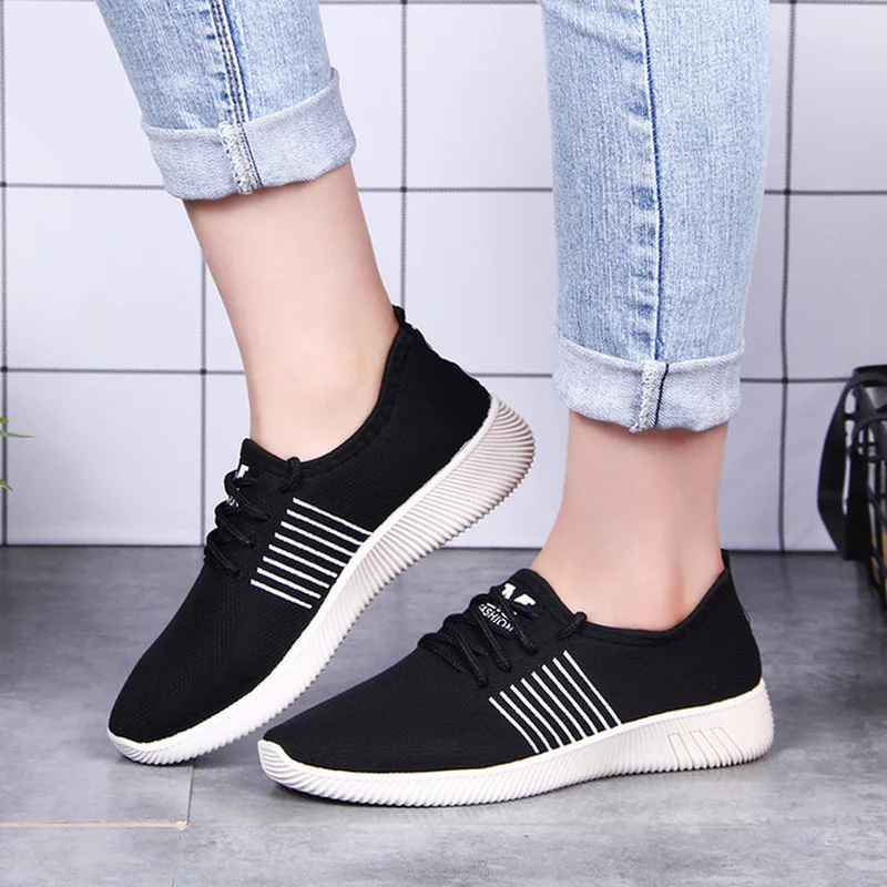 Женские кроссовки с низким вырезом Вулканизированная подошва на шнуровке